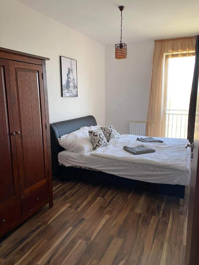 Nikola Apartman Apartment Szeged Ngoại thất bức ảnh